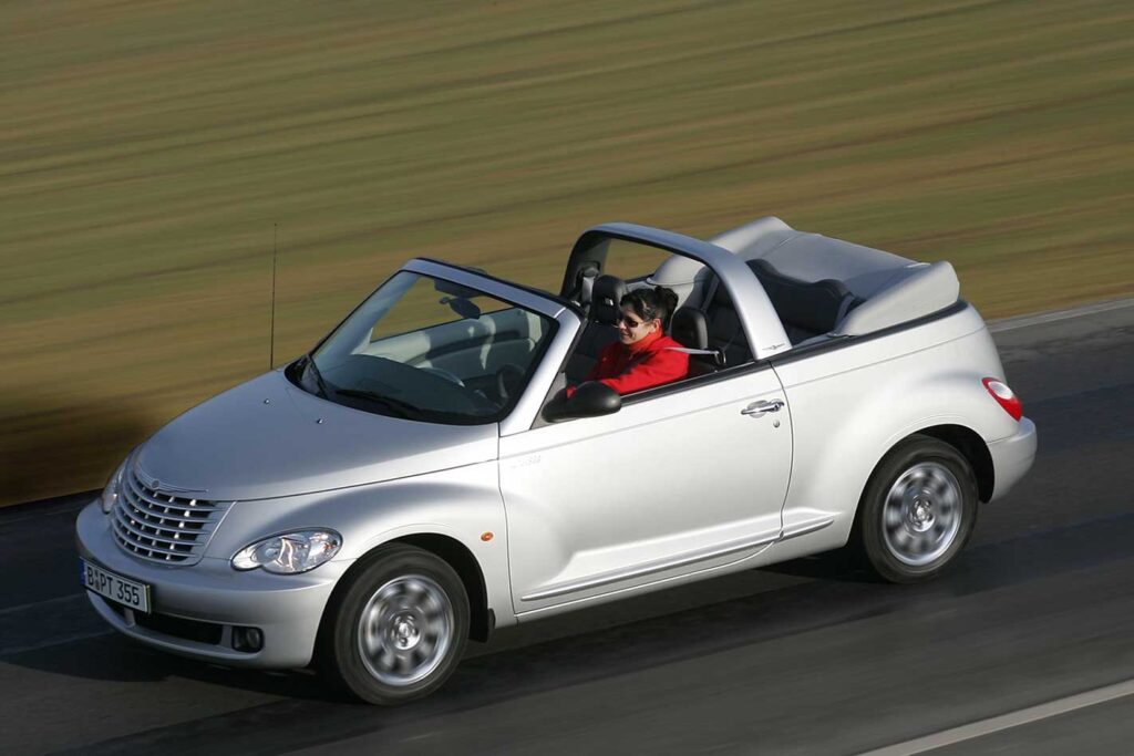 2006 Chrysler PT Cruiser Convertible driving roof down.