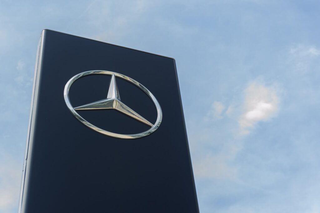 Mercedes-Benz logo
