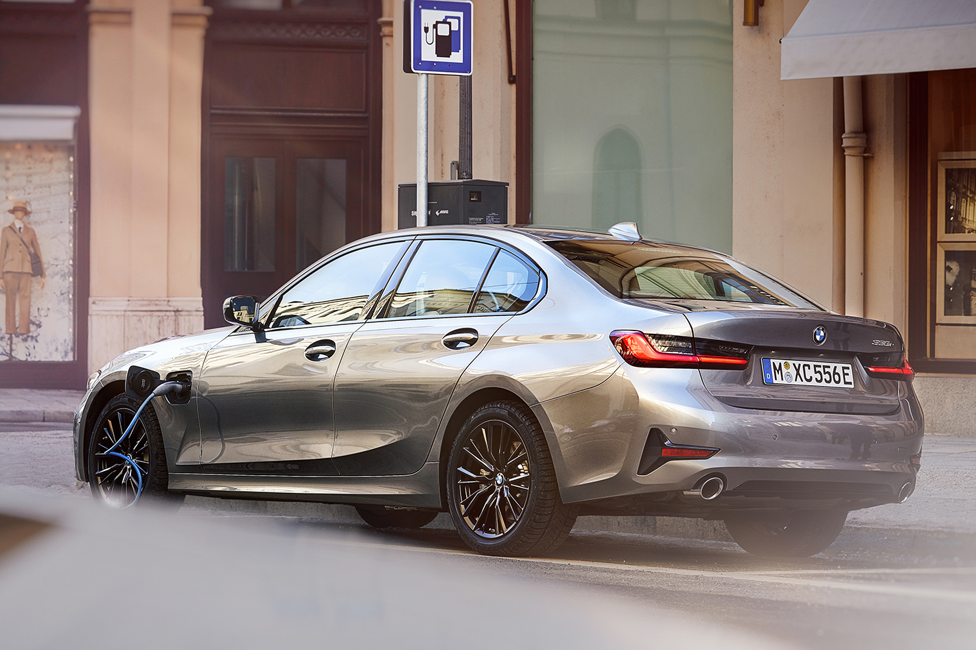 2019 BMW 330e