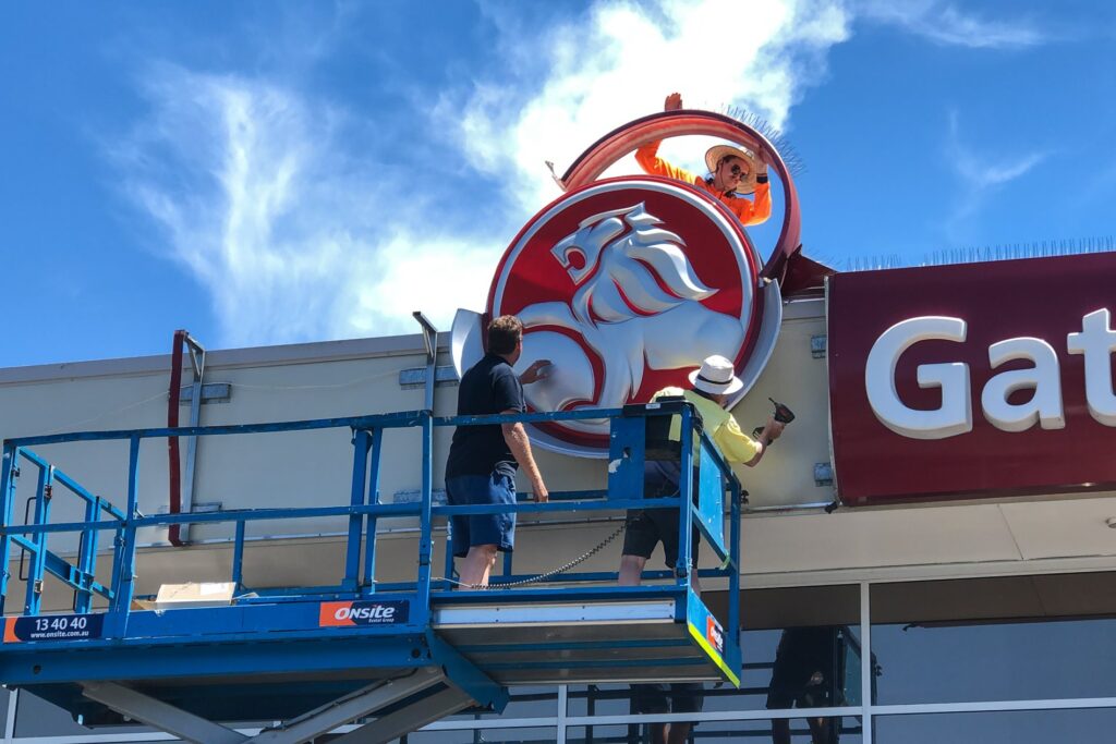Holden sign removal November 2020