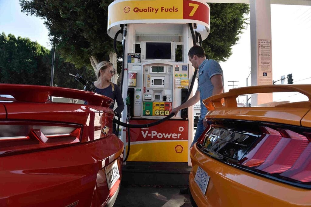 mustang v camaro fuel stop