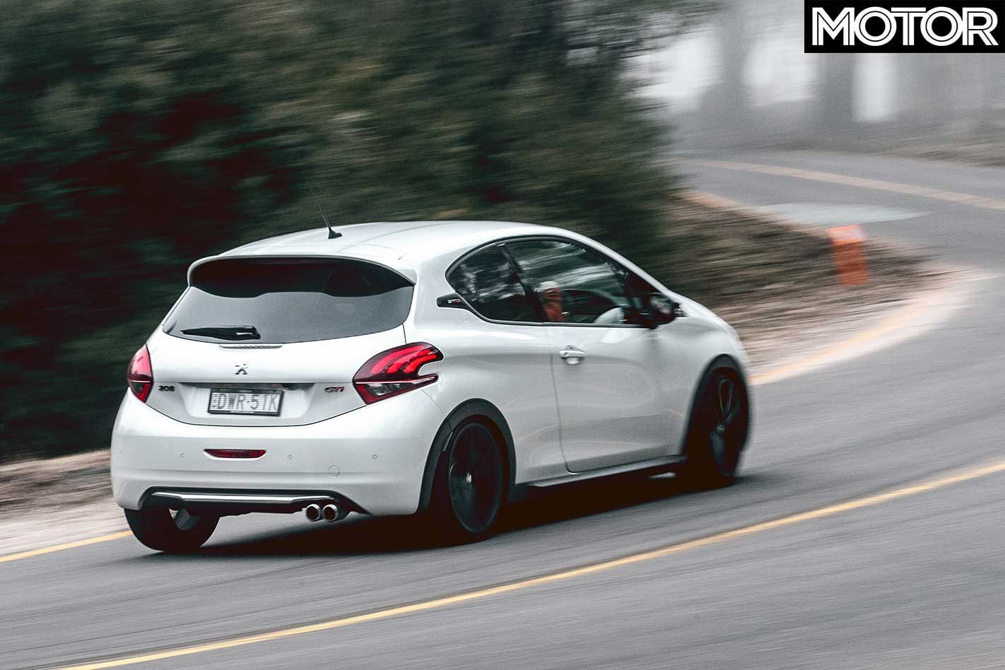 2018 Peugeot 208 GTi Edition Definitive cornering
