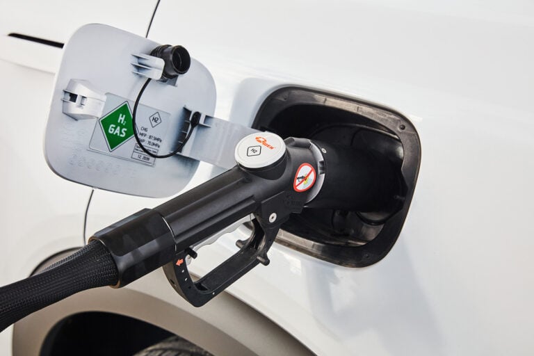 Hydrogen refulling nozzle