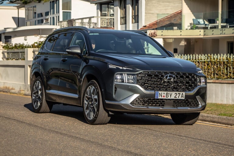 2021 Hyundai Santa Fe Highlander review feature