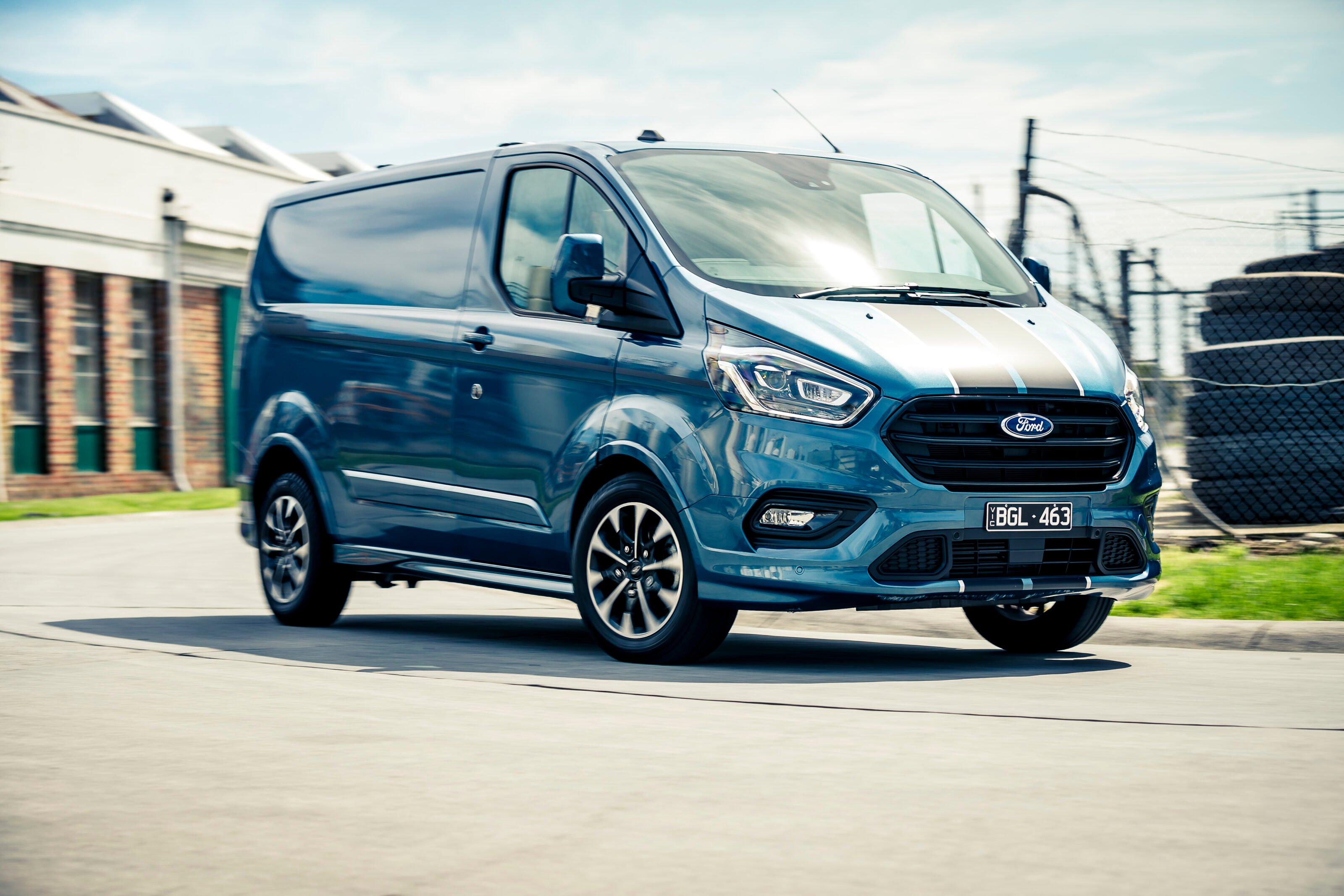 2021 Ford Transit Custom 320S Sport blue Australia review
