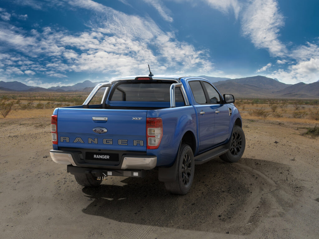 2021 Nissan Navara vs Ford Ranger spec comparison