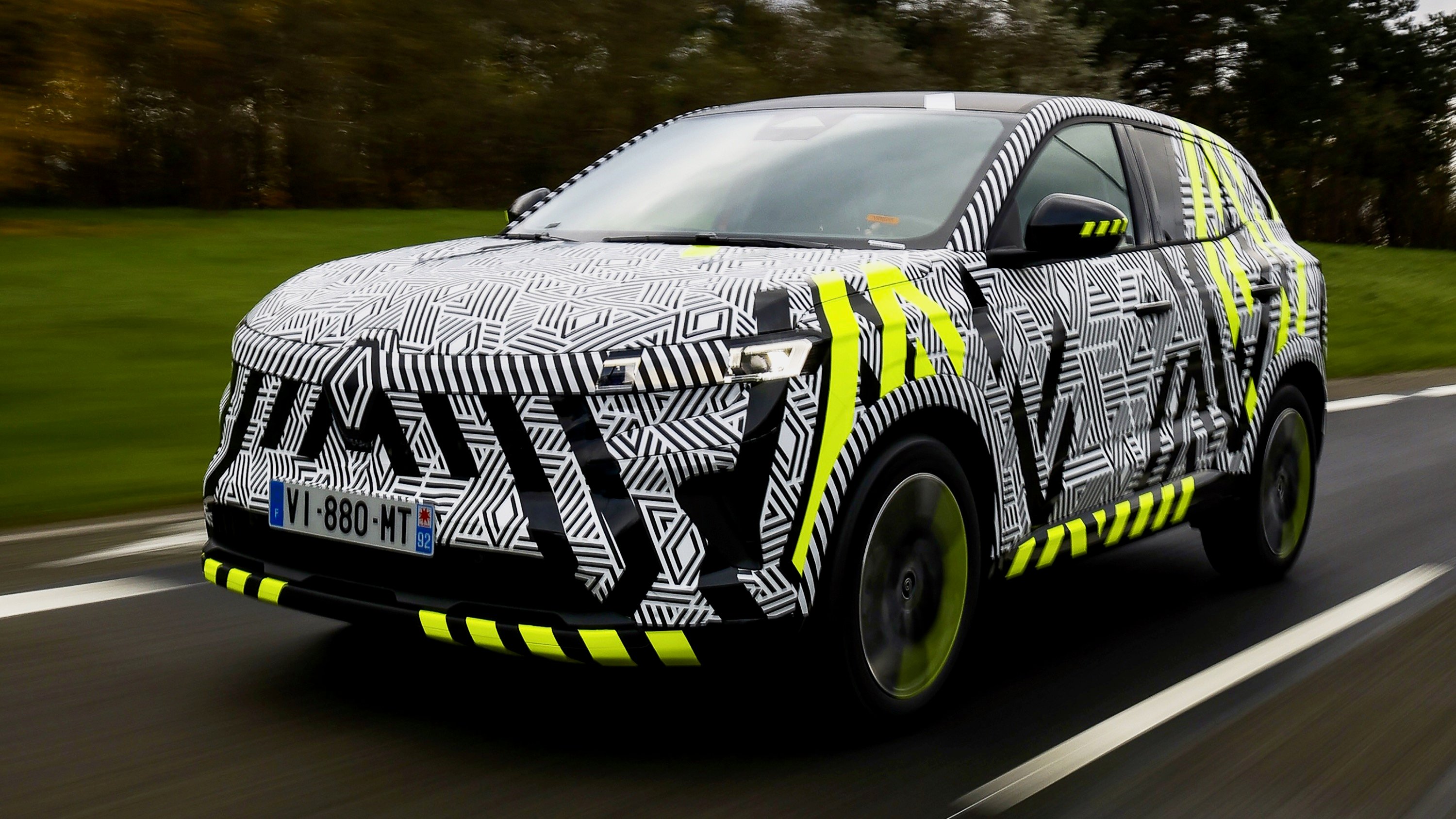 2023 Renault Austral camouflaged