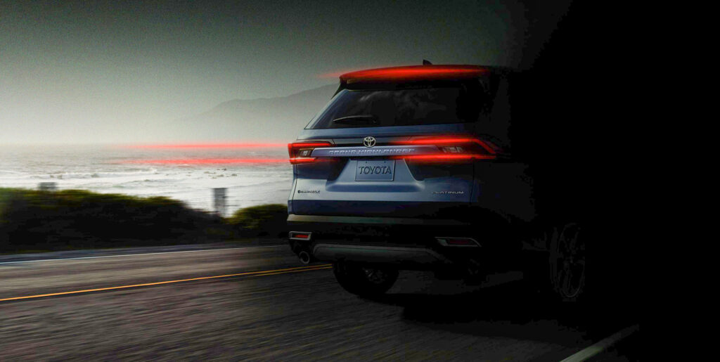 Toyota Grand Highlander tease 2023