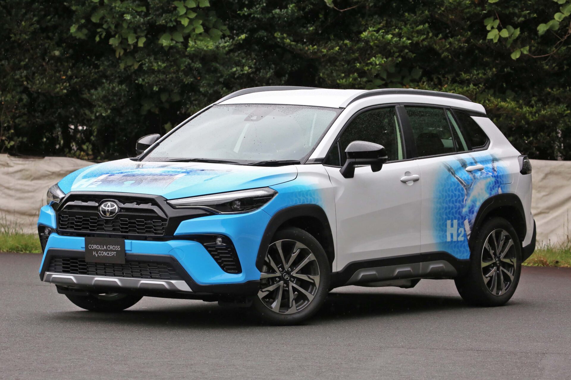 Toyota reveals Corolla Cross hydrogen concept with GR Corolla engine