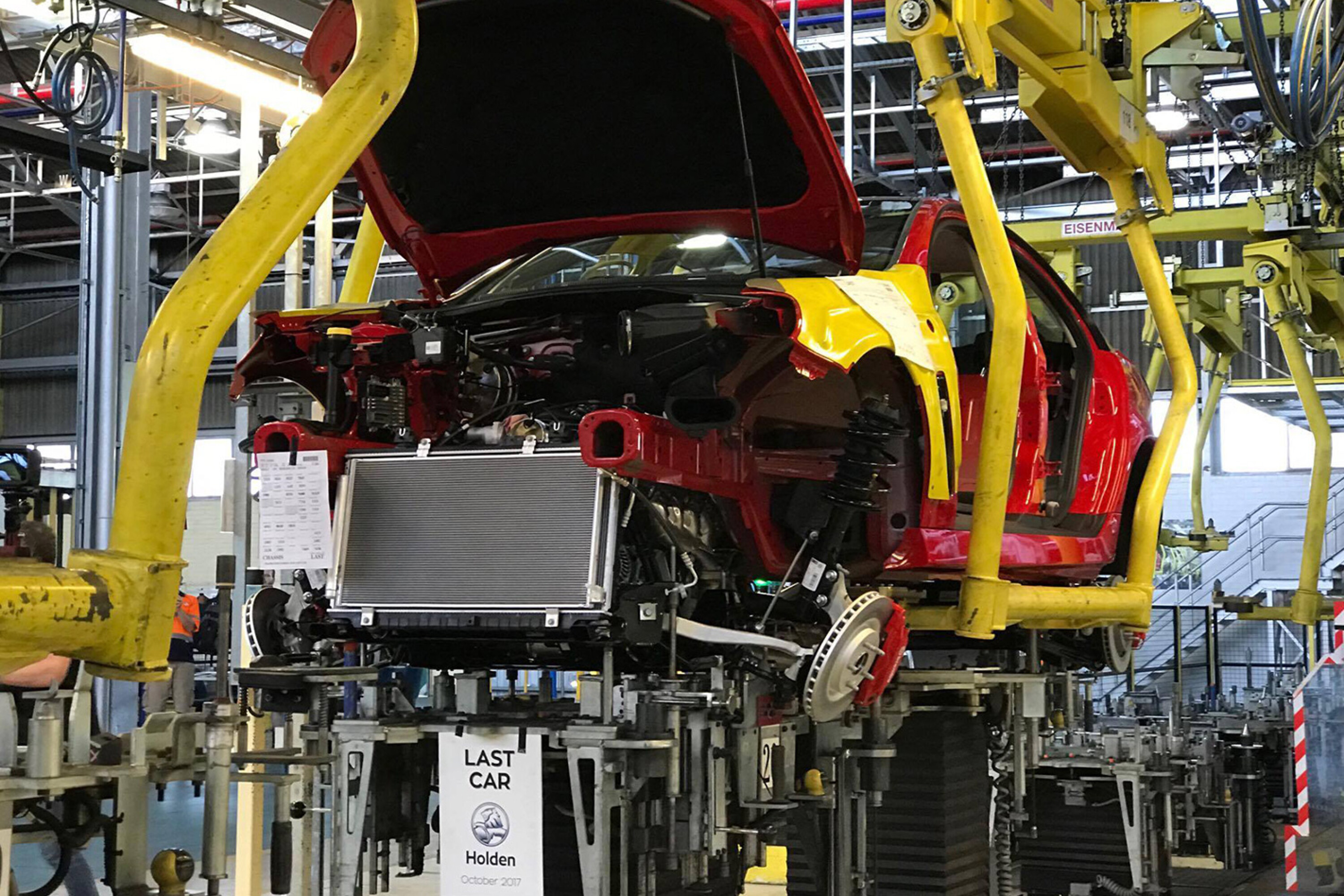 2018-Holden-Commodore-VFII-Redline-manufacturing.jpg