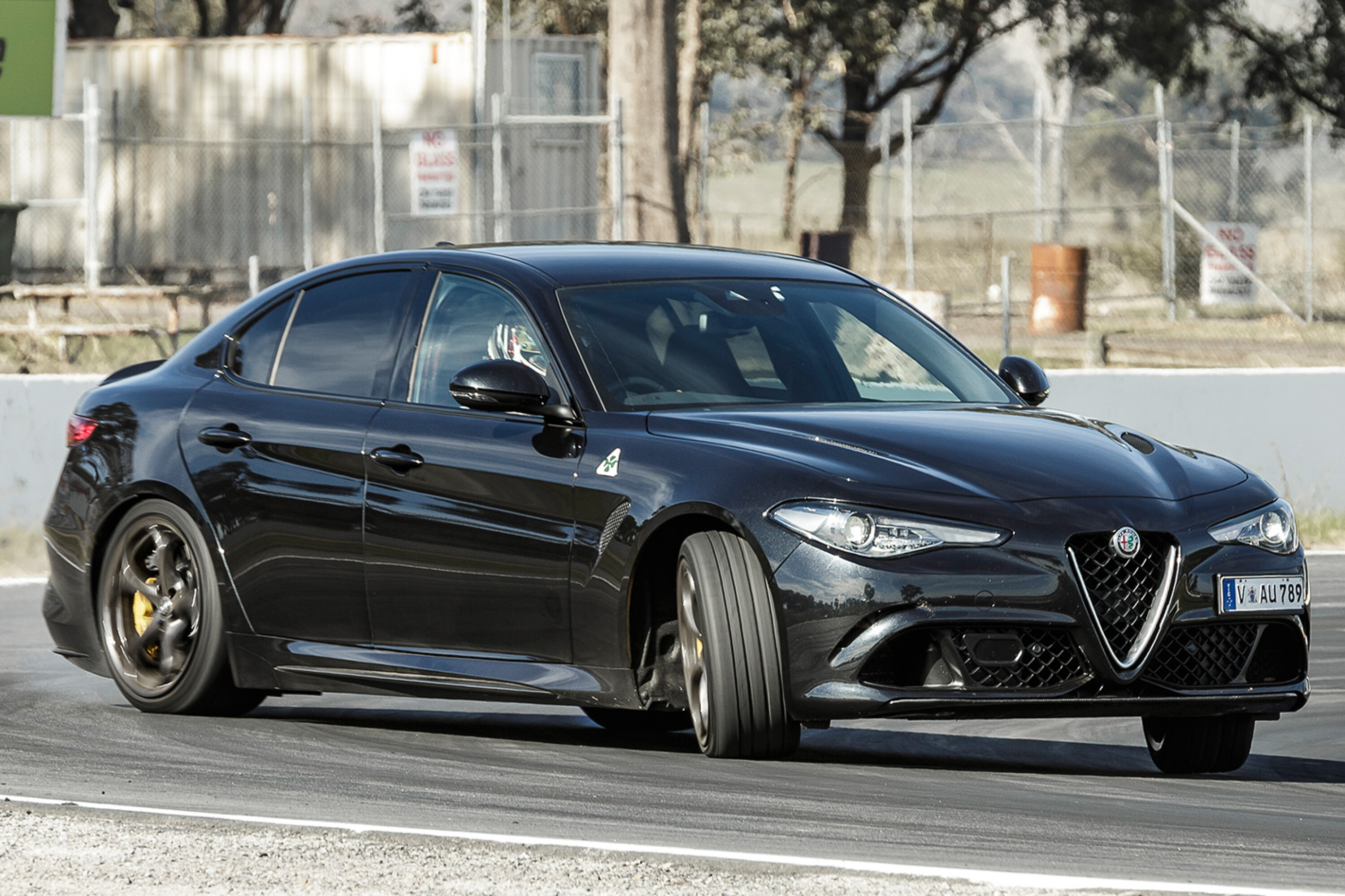 Alfa Romeo Giulia QV skidding