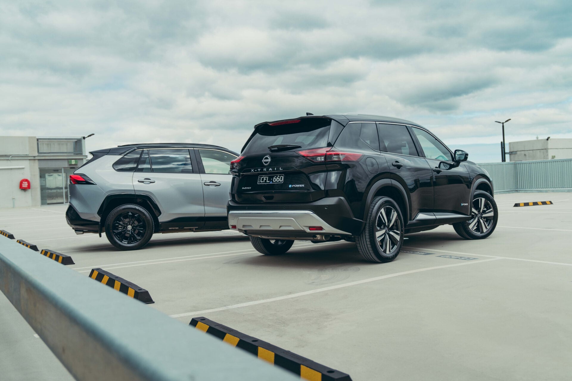 2023 Nissan X-Trail E-Power vs Toyota RAV4 hybrid comparison review