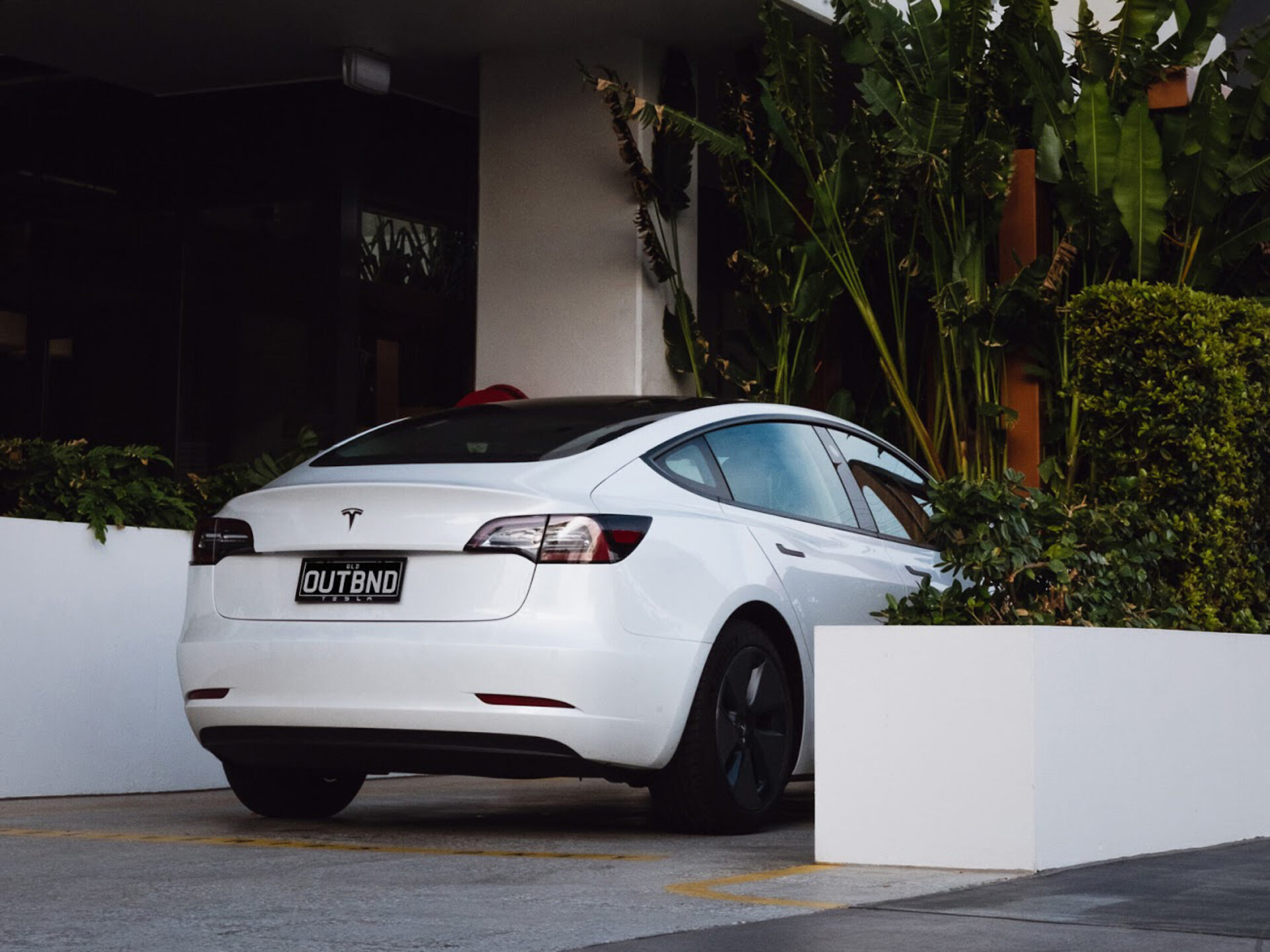 Photo inspiration: Visual Reference: Electric Car Sharing Startup To Park In New Gold Coast