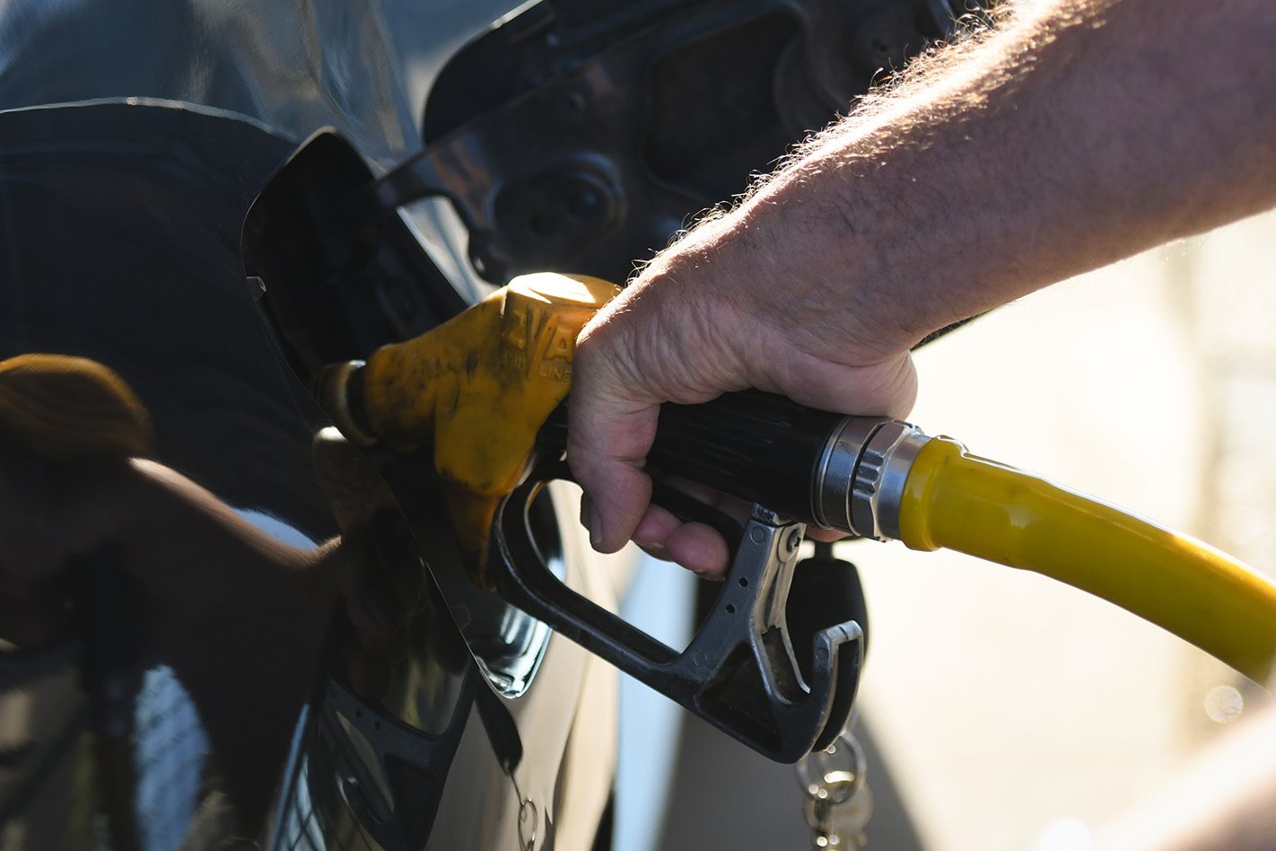 refueling car