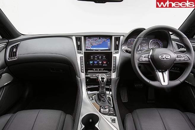 Infiniti -Q60-interior