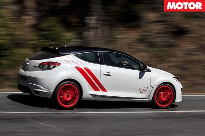 Renault Sport Megane RS275 Trophy-R driving