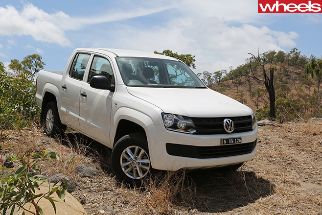 White -Volkswagen -Amarok -front