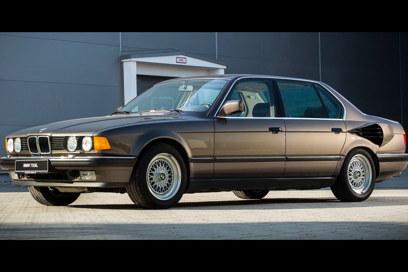 BMW 7 Series V16 manual created