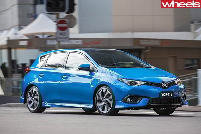 2017-Toyota -Corolla -front -side -driving
