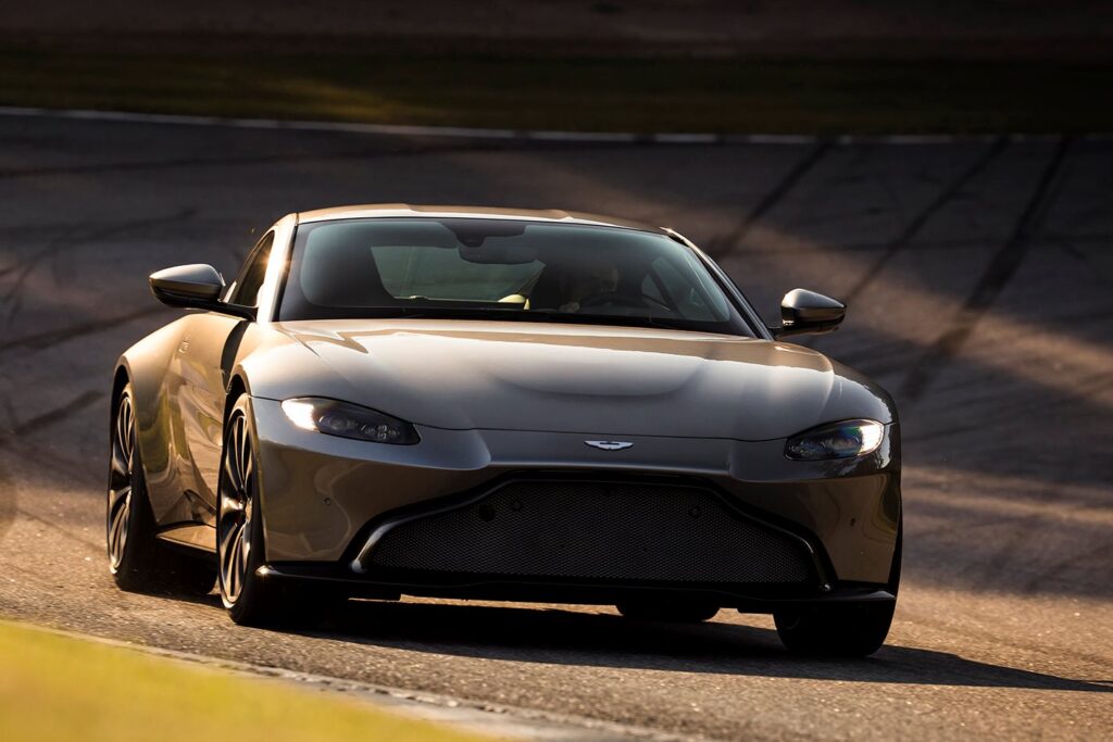 2018 Aston_Martin_Vantage front side action