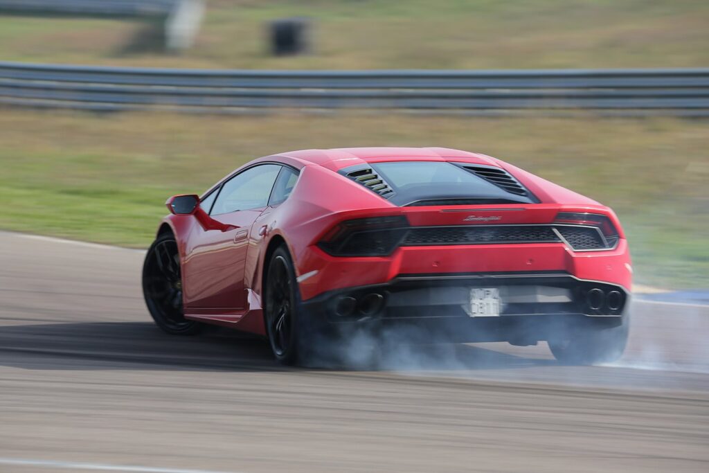 Best Sounding Car of 2016: Lamborghini Huracan LP580-2