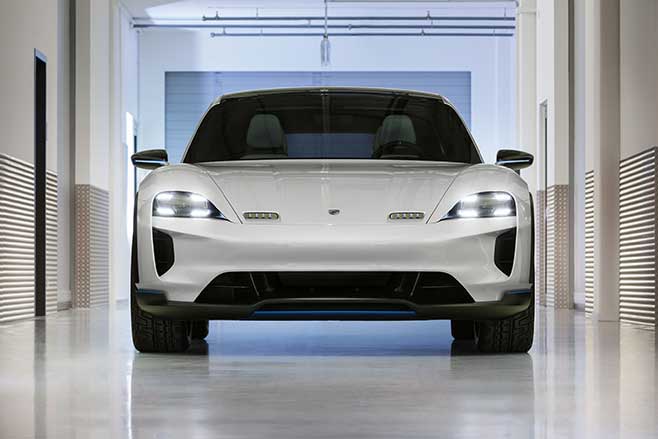 Porsche Mission E Cross Turismo front