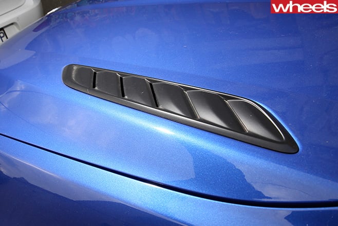 HSV-Clubsport -R8-LSA-hood -aero