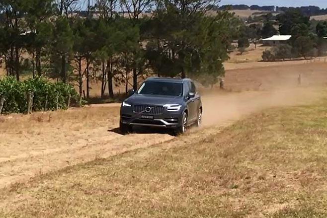 Volvo XC90 off-road