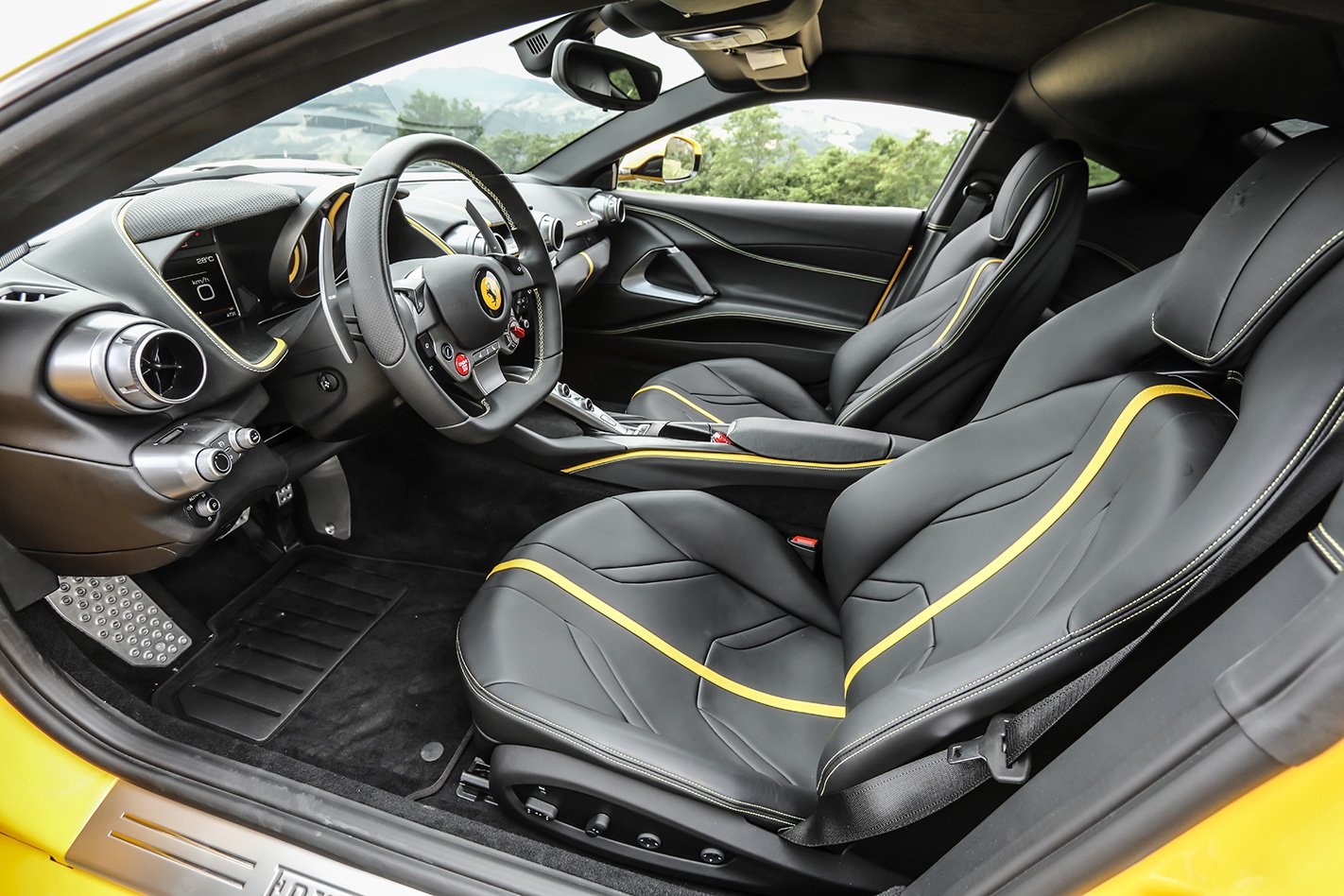 2018 Ferrari 812 Superfast seats.jpg