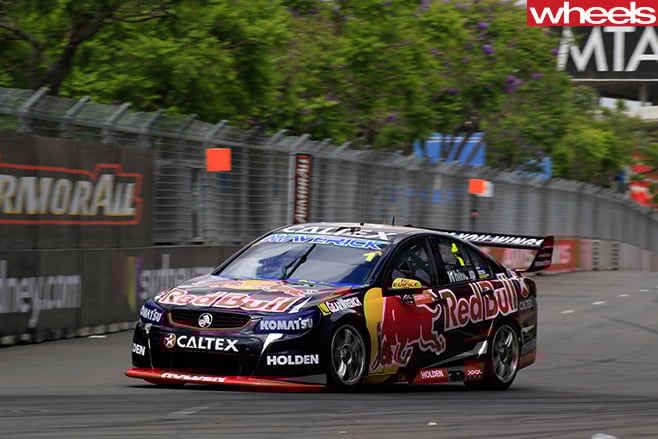 V8-Supercars -Holden -Commodore -racing -in -Sydney