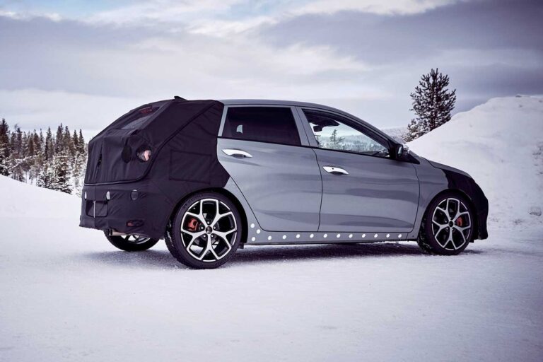 Hyundai i20 N prototype revealed video