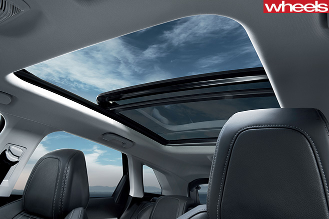 Peugeot -3008-sunroof
