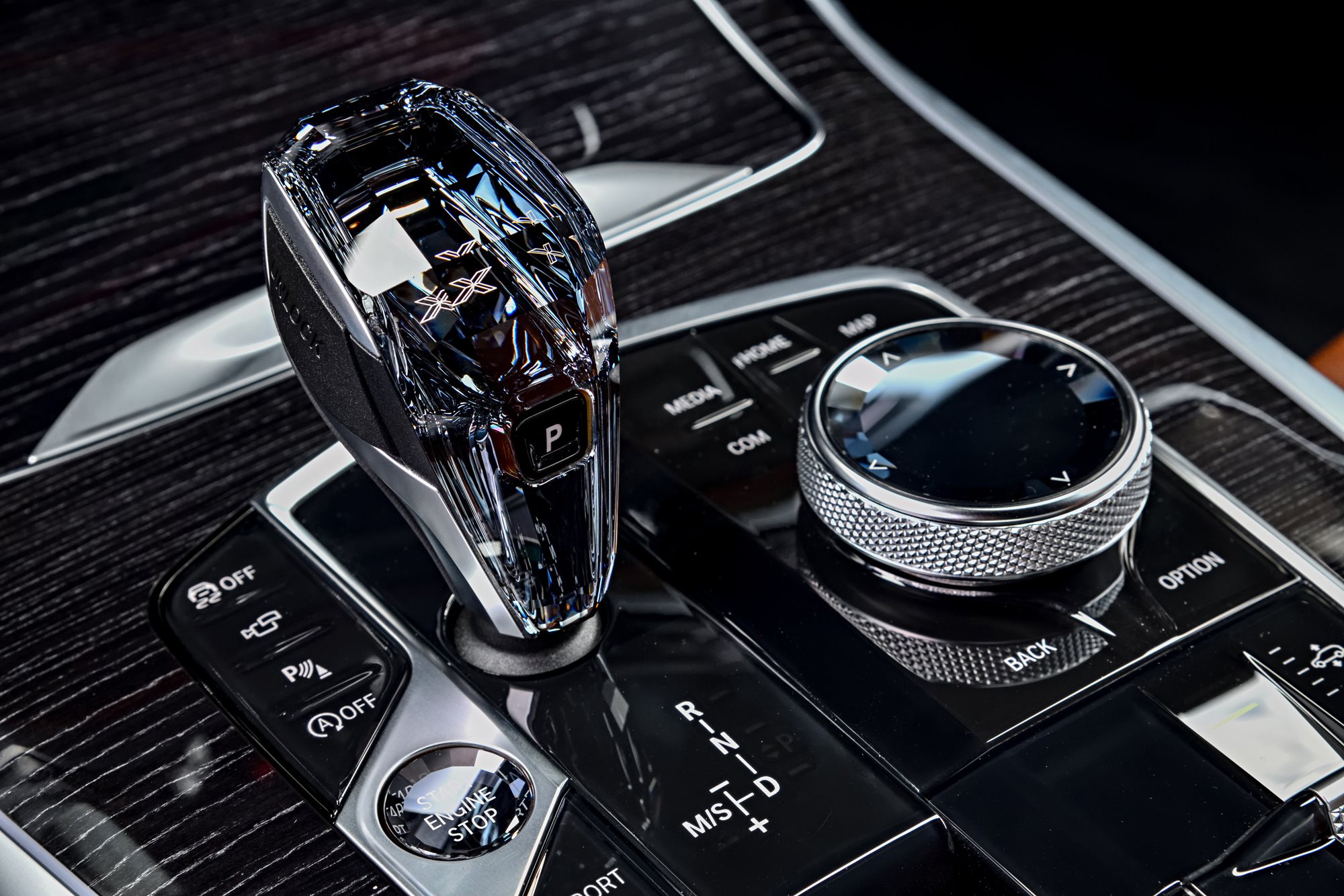 2019 BMW X7 interior