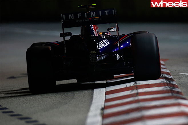 Daniel -Ricciardo -racing -in -F1jpg