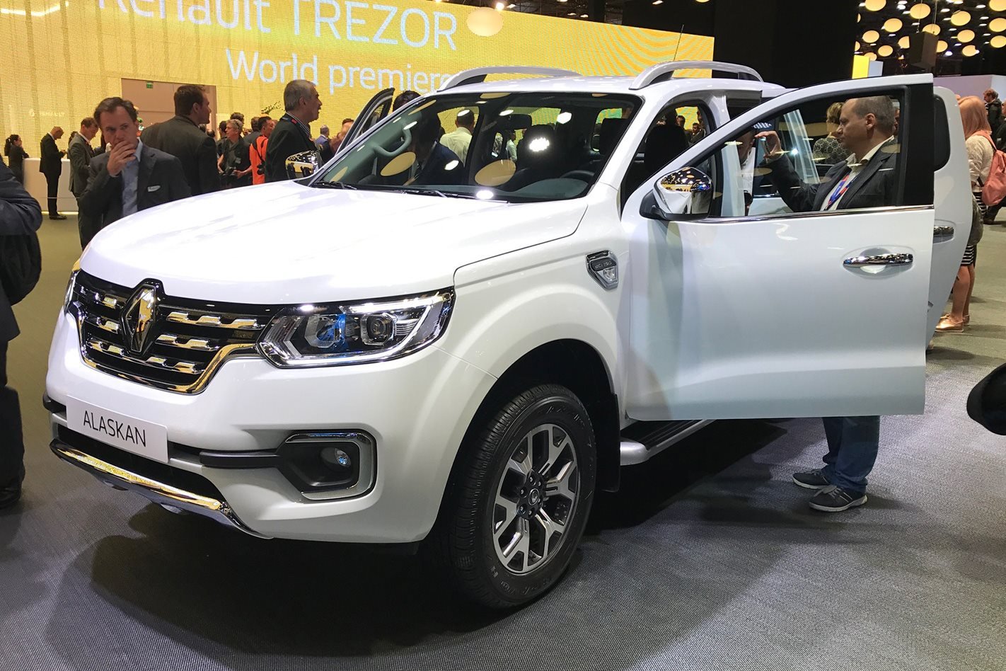 2016 Paris Motor Show: No rush for Renault Alaskan