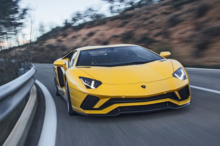 Lamborghini Aventador S review main
