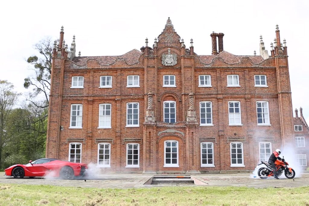 LaFerrari vs Motorcycle