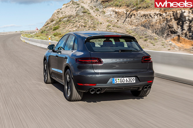 2017-Porsche -Macan -rear