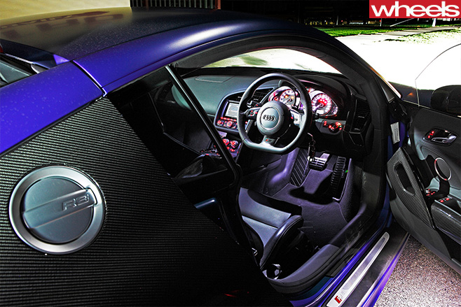 2013-Audi -R8-Interior