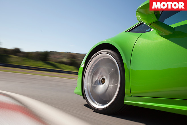 Lamborghini Huracan pirelli tyres