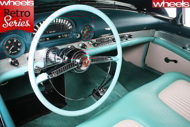 1954-Ford -Thunderbird -interior