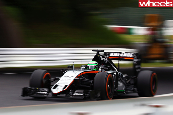 Nico -Hulkenberg -driving -sdie