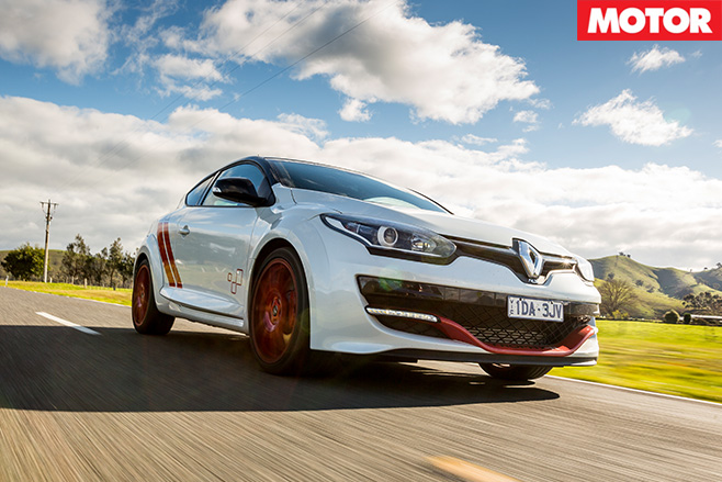 Renault Megane Trophy-R driving FAST