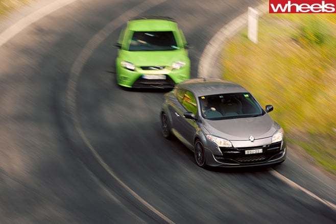 Renault -Megane -v -Focus -RS