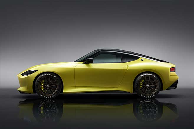2022 Nissan 400Z sports car revealed.