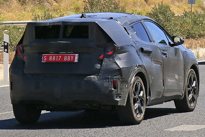 Toyota -C-HR-Spy -rear