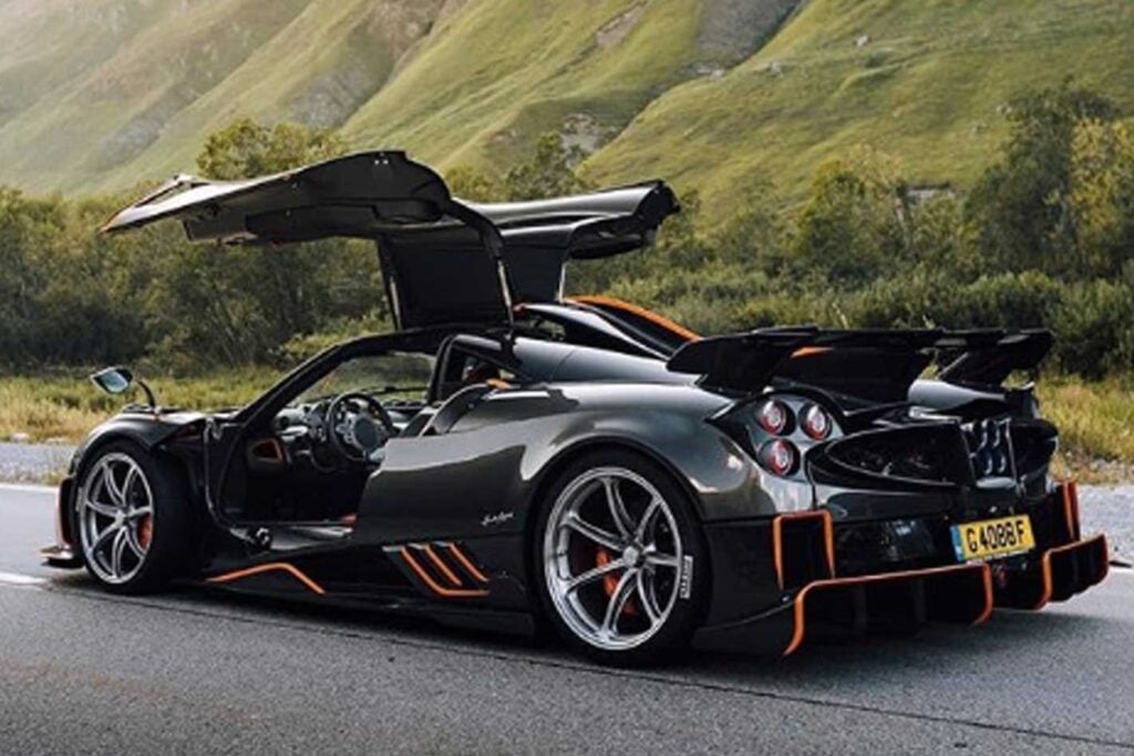 Pagani Huayra Imola revealed