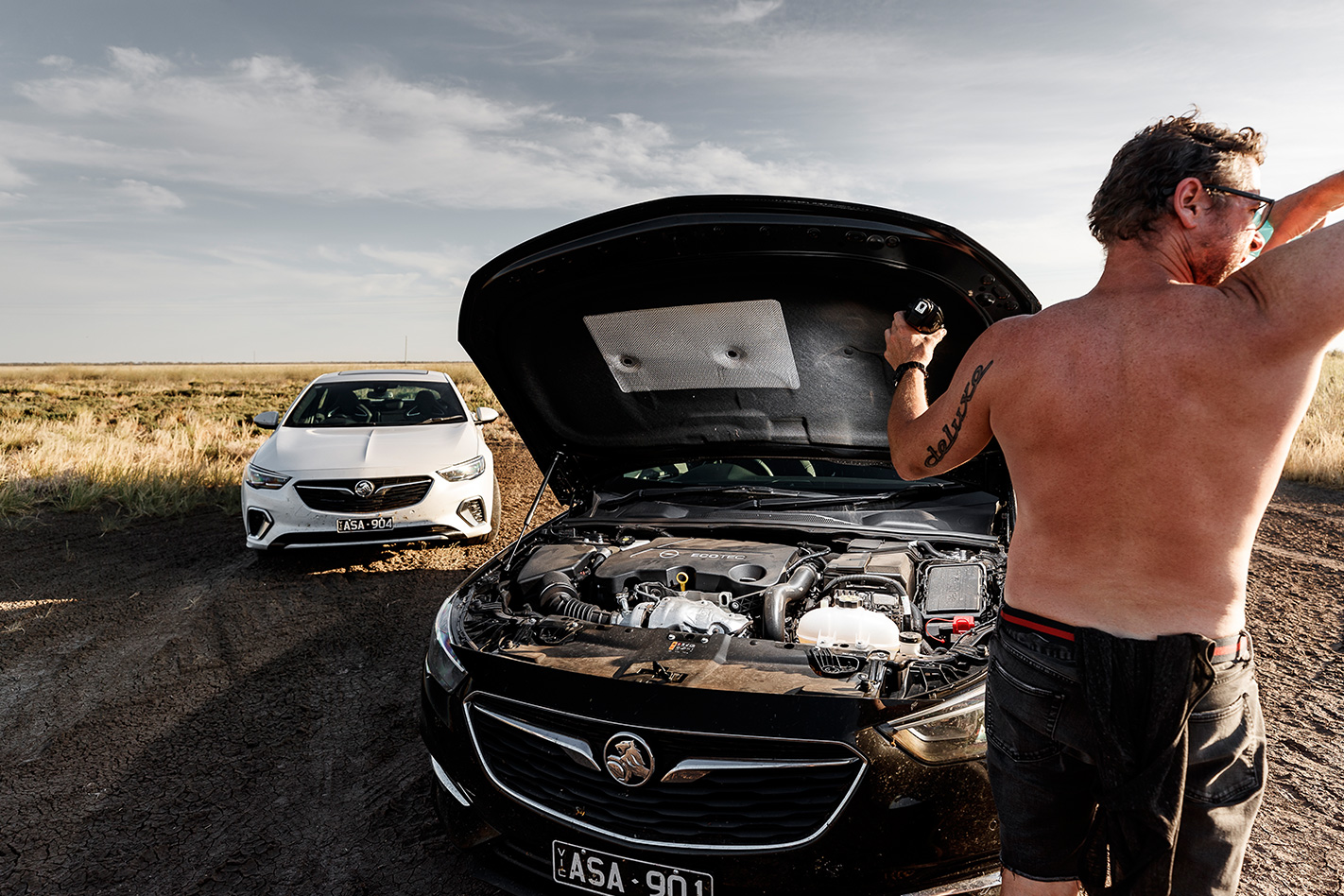 Holden commodore red earth