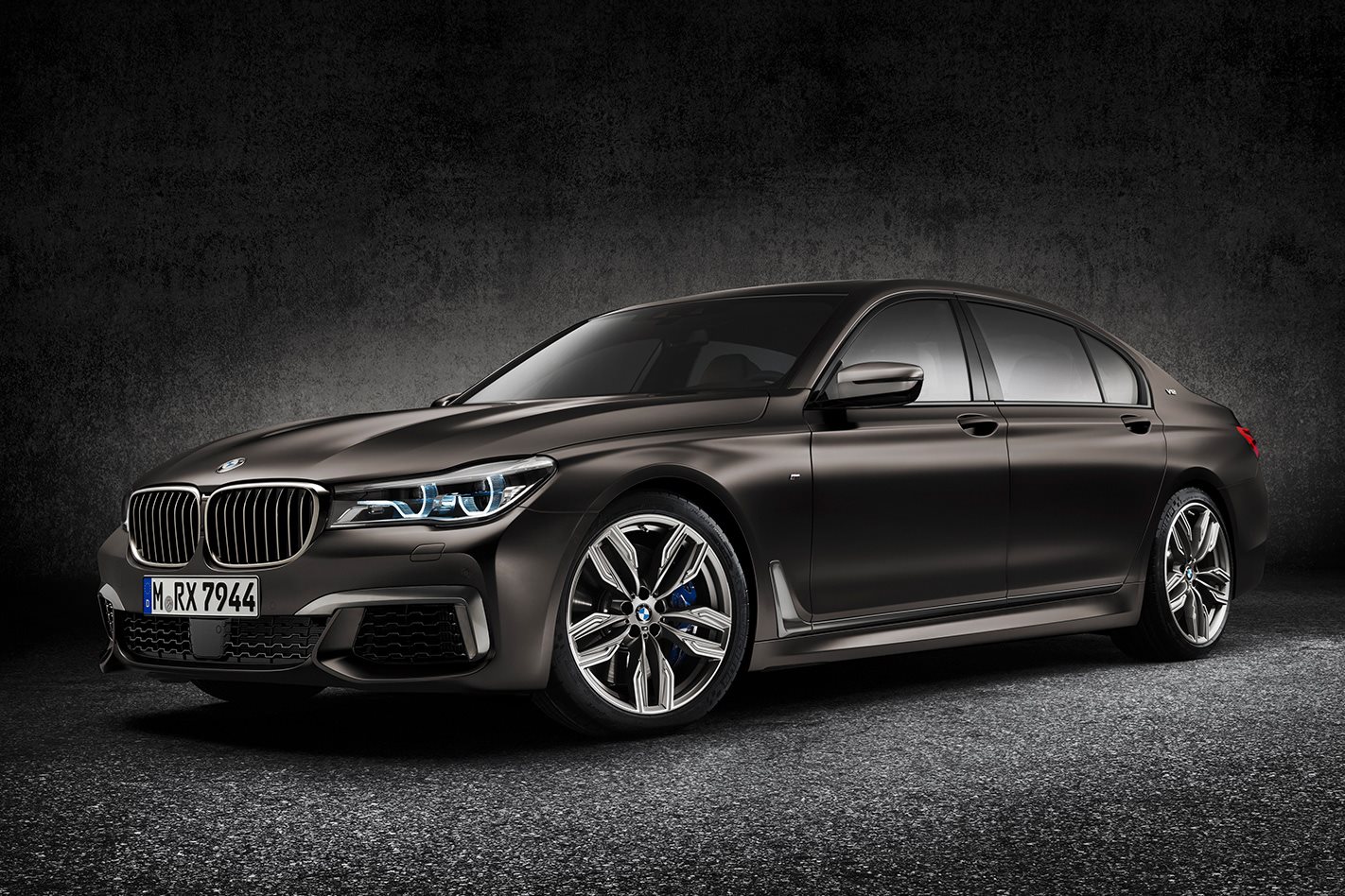 BMW reveals M760Li xDrive