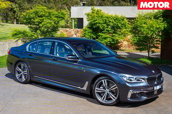 2016 BMW 740i side